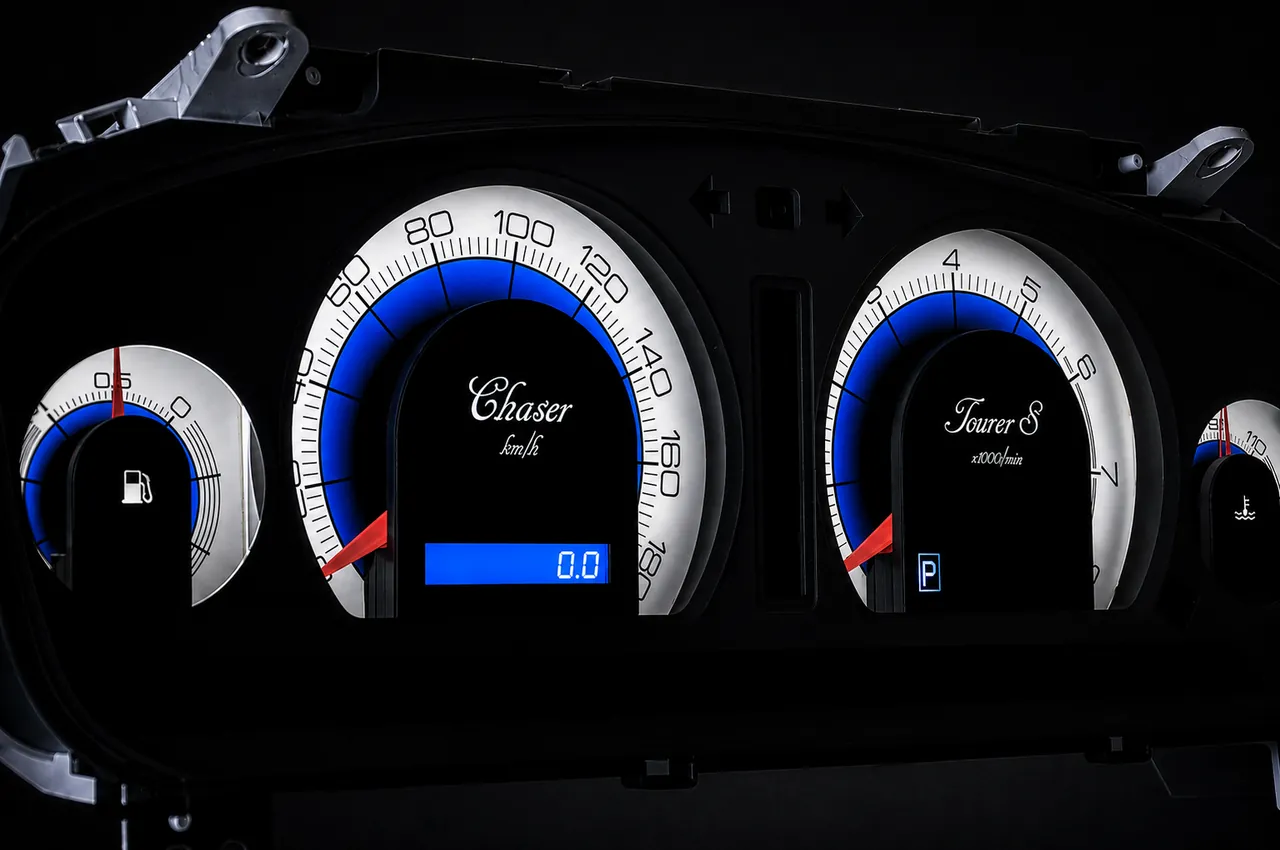 Toyota Chaser custom cluster